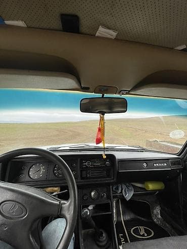 volkswagen tiguan 1: VAZ 2107, ağ rəng, sedan kuzov. - Ban növü: 4 qapılı sedan - Rəng: Ağ — 5