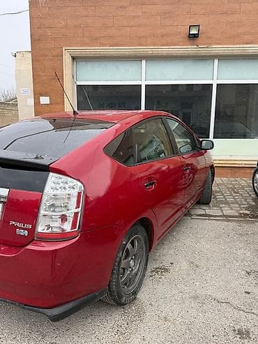 dizel qazel satilir: Toyota Prius: 1.5 l | — 4