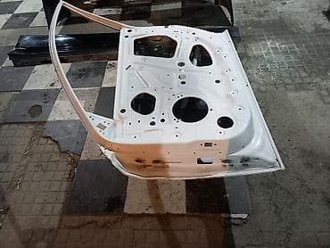 changan lizinq: Changan 05in sağ ön qapısı ikinci əl yüngül əziyi var. Təsvir: - Tam — 4