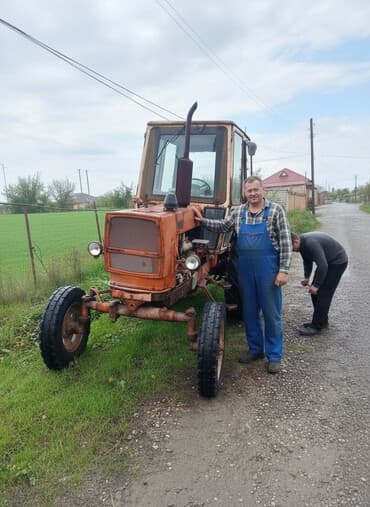 traktor zapçast: Traktor – kabinəli, arxa qoşqu çəkmək üçün yedəyi ilə - Marka/model — 4