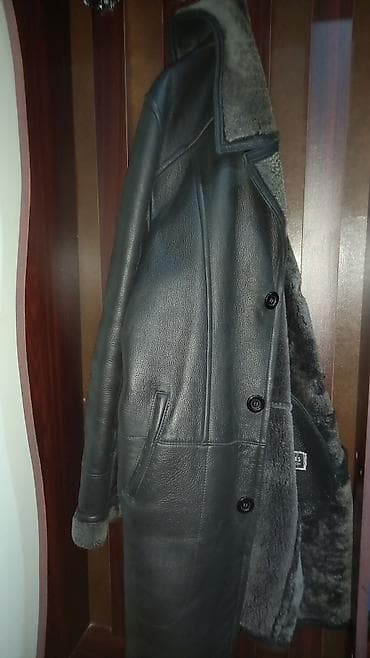 Cinslər: Qara/qaranlıq boz rəngdə kişi üçün dəri kürk (shearling tipli). - — 3