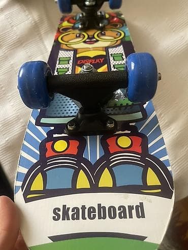 Musiqi alətləri: Rəngarəng dizaynlı uşaq skeytbordu - Üzərində komik xarakterli — 2