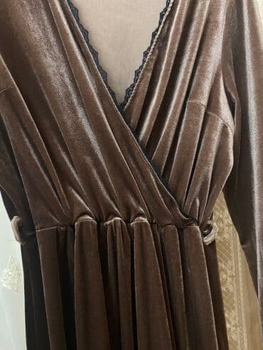 qara kabloklar: Ziyafət donu, Midi, Zara, XL — 2