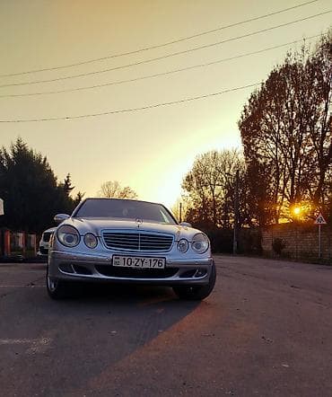 qaz 24 masin: Mercedes-Benz E-Class (W211) sedan - Kuzov: 4 qapılı sedan, gümüşü — 2