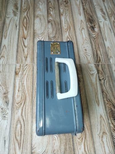 Akumlator zaratka qoyan savetden qalma idal veziyyetdedir 12volt yığır