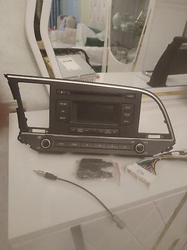 vaz on şuşə: Hyundai Elantra orginal maqnitol — 2