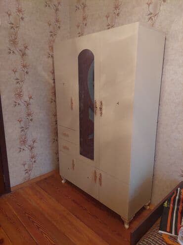 taxtanin qiymeti: Yeni, Açılan, 3 qapılı Düz dolab, Qarderob, paltar dolabı, Azərbaycan — 1