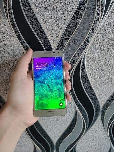 z fold 3: Samsung Galaxy Alpha, rəng - Qızılı — 1