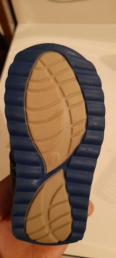 ortopedik ayaqqabilar: Uşaq ayaqqabısı yenidir. Bobbi firması. Almaniyadan alınıb. çamadanda — 4