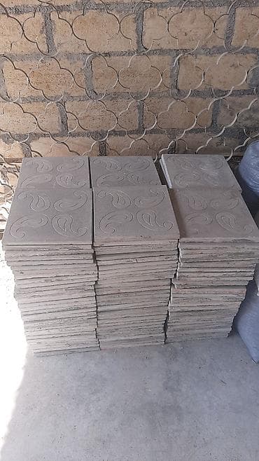 Gəncədə 2-ci əl 16 kvm tamet satılır. 50 MANAT. Qırıq olanlar