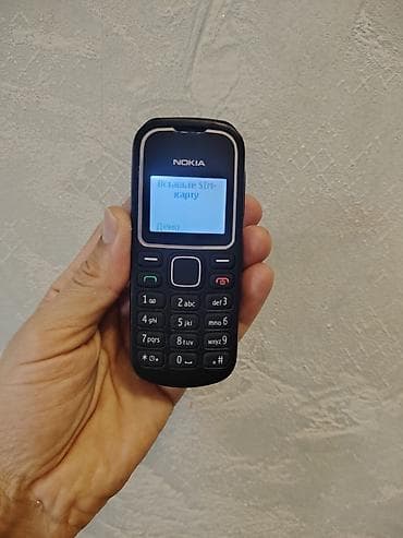 sadə telefon: Nokia 3310 Orginal Antikvar telefondur islekdir birce korpusu yoxdur — 6