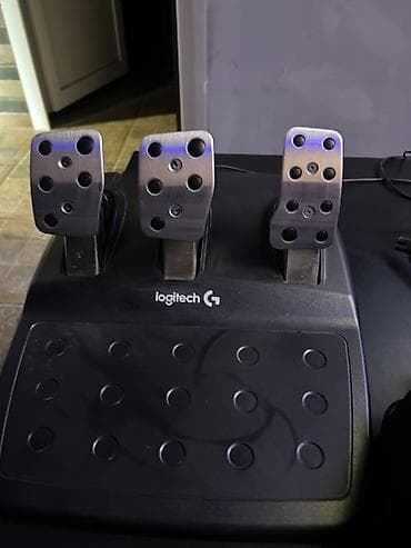 araba rolu: Logitech G29 sükan dəsti – sükan, 3 pedallı blok və ayrıca sürət qolu — 4