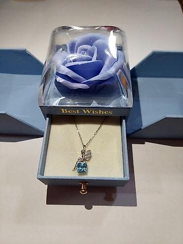 925 problu gümüş boyunbağılar . Çox az istifadə olunub yeni lalafo.az -da 925 problu gümüş boyunbağılar . Çox az istifadə olunub yeni