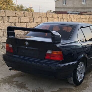 xanımlar ucun maşınlar: BMW 3 series: 1.8 l | 1995 il Sedan — 7