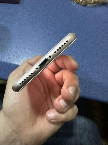 044 mobil operator: IPhone 8, 256 GB, Qızılı, Barmaq izi — 6