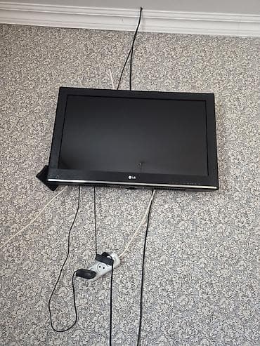 monitor 32 inch: İşlənmiş Televizor LG LCD 32" Ünvandan götürmə — 2