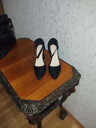 baletka: Qadın ayaqqabısı – zərif, qara rəngdə - Model: balerina tərzində — 1