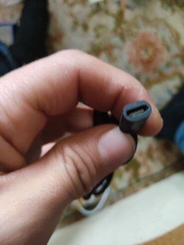 iphone usb qiymeti: Salam Bele bir Kabeldi Bir cixiwi Ayfona O bisi terefi Ise usb cixiwi — 2