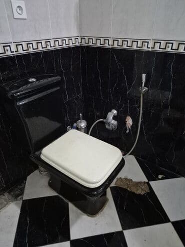 Потолок: Satılır: Qara-bəyaz vannaxana dəsti - Lavabo: Divara montajlı qara — 3