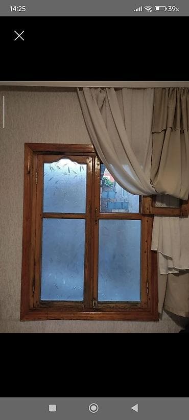 Taxta çərçivəli pəncərə - Material: təbii ağac çərçivə, klassik