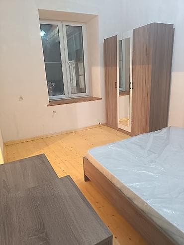 Mebel: Yataq mebeli dəsti Tərkibi: - Çarpayı (iki nəfərlik ölçüdə, taxta — 4