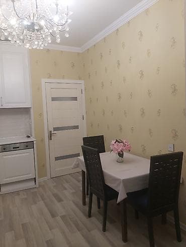 kire ev: Böyük studio mətbəxi olan 3 otaqlı ev kirayə verilir. Hər bir şəraiti — 1