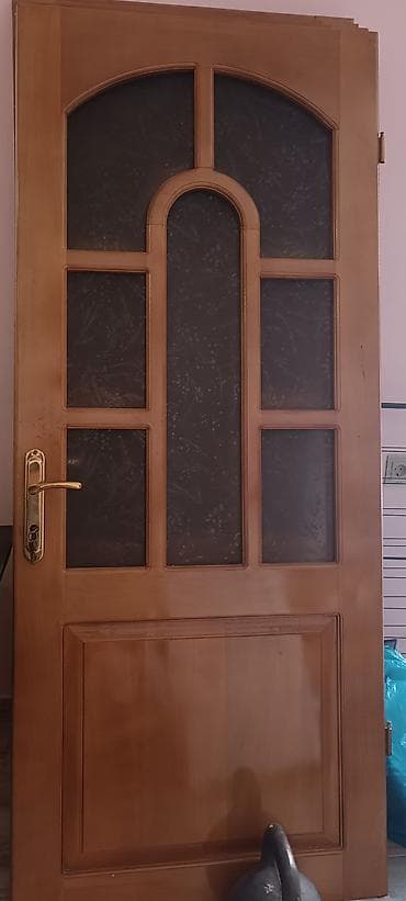 мох: Məhsul: Taxta otaq qapıları (şüşəli və bütöv modellər) Təsvir: - — 2