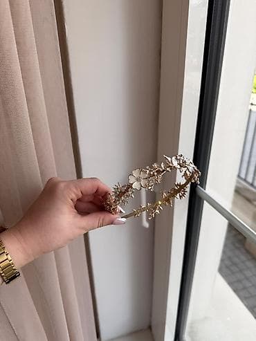 Аксессуары: Şəkildəki tac və aksesuarlar az işlənib, 10-20manat aralığıdır — 8