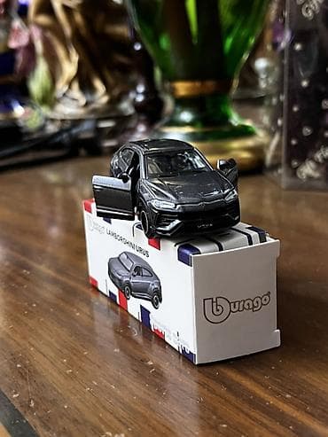 Bburago Lamborghini Urus miniatür model avtomobil amortizatorlu - lalafo.az -da Bburago Lamborghini Urus miniatür model avtomobil amortizatorlu -