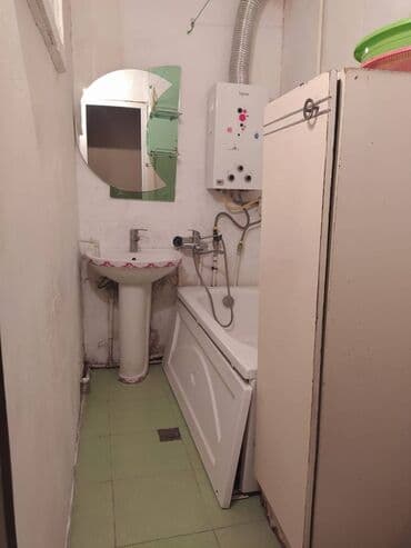 ağ şeher evler: Bakı, 9-cu mikrorayon, 3 otaqlı, Köhnə tikili, 60 kv. m — 9