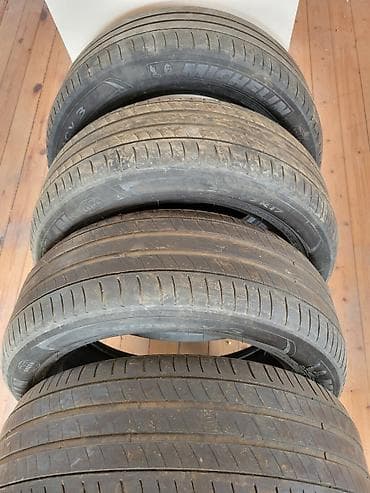 mini karavan: Şin Michelin 215 / 55 / R 17 — 2