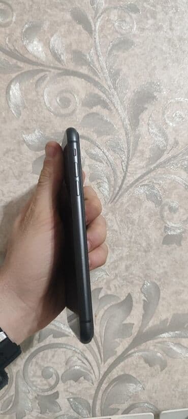 IPhone 11, 128 GB, Qara, Face ID