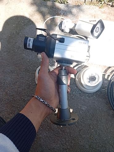 video kamera: Müxtəlif tipli təhlükəsizlik kameraları və DVR-dən ibarət sistem — 5