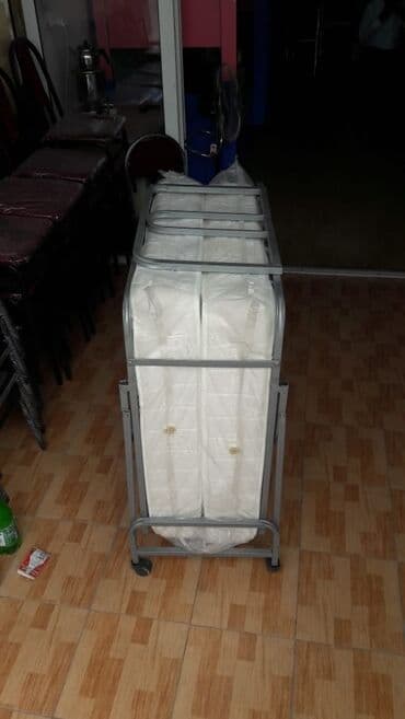 yorğan dosek: Qatlanan çarpayı, matraslı 

Qalınlıq 18sm, 
Ölçü 90*190
Qiymət 220azn — 3