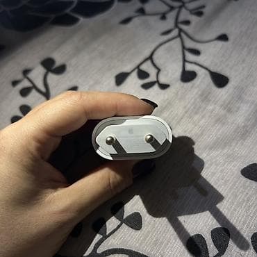 iphone 13 mini dubay: Simsiz şarj cihazı Apple, 20 Vt — 2