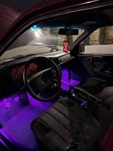 Mercedes-Benz 190 (W201): 2 l | 1987 il Sedan — 7