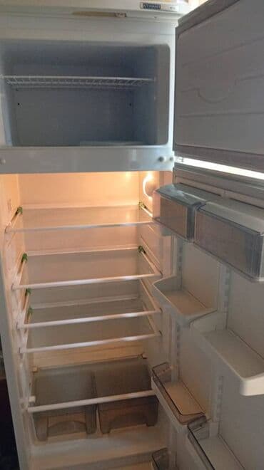 İşlənmiş 2 qapılı Atlant Soyuducu Satılır, rəng - Ağ