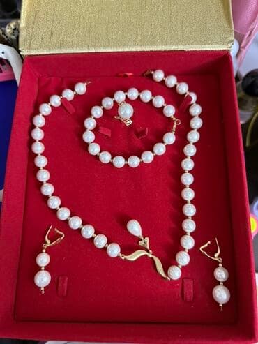 merkezi univermaq qizil: Dəstə daxildir: Üzük, 585 Əyar, 6 g — 1