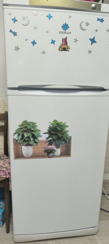 холодильник: Б/у 2 двери Indesit Холодильник Продажа, цвет - Белый — 4