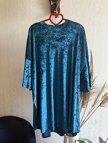 don geyim: M- L ASOS brendindən zümrüd-mavi rəngdə məxməri oversize paltar. - — 1