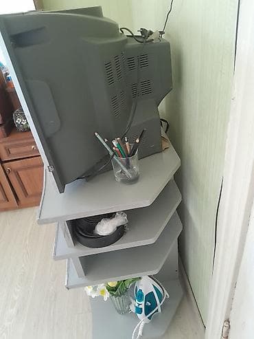 kitab refi: Orvica CRT televizor + təkərli TV stendi Məhsul təsviri: - Televizor — 3