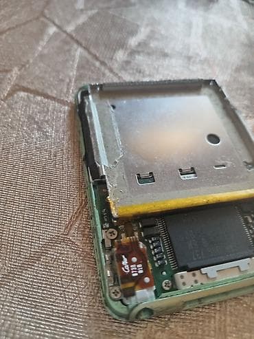 qulaq: Məhsul: Apple iPod nano (3‑cü nəsil), yaşıl rəng 8 gb+kabel +qulaqcıq — 8