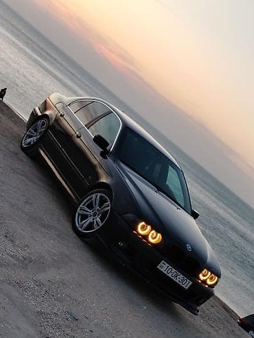BMW 5 Series (E39) sedan - Korpus: qara rəng, sedan kuzov, M paket