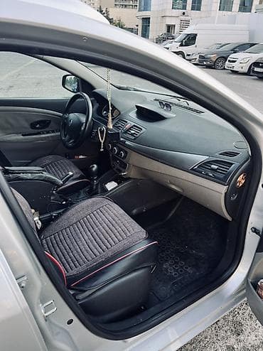 Renault: Renault Megane Estate (universaI) – gümüşü rəng Texniki və daxili — 4