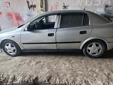 vuruq mawinlar: Opel Astra: 1.8 l | 1998 il Sedan — 2