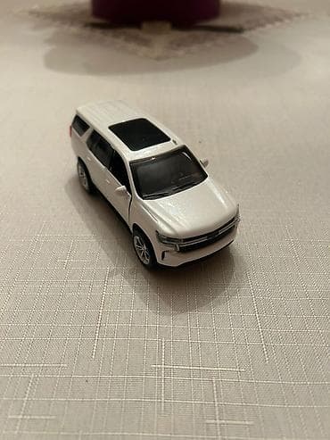 Ağ rəngli miniatür SUV oyuncaq avtomobil - Material: metal gövdə — 6