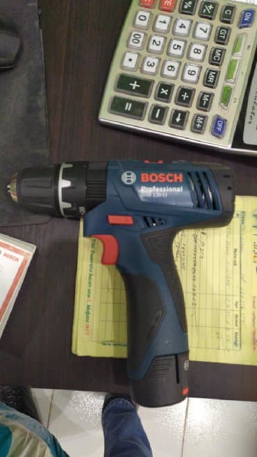 led lampe na baterije: Drel bosch yeni təmiz argenal 12 vatt 
3 ay rəsmi zəmanət verilir — 1