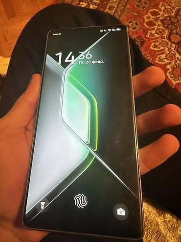 samsung note 8 ekranı: Smartfon – oyun yönümlü futuristik dizayn Xüsusiyyətlər: - Korpus — 2