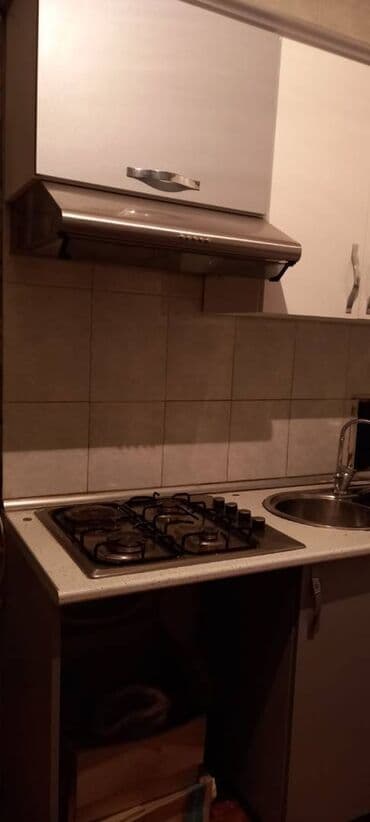 otaq yoldaşı qız: Nəsimi rayonu, Yeganə şadlıq sarayının yanında 12 mərtəbəli binanın — 4