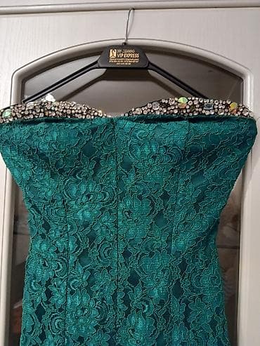 don sumqayit: Zümrüd-yaşıl rəngdə gecə/ziyafət libası. - Model: Strapless — 1